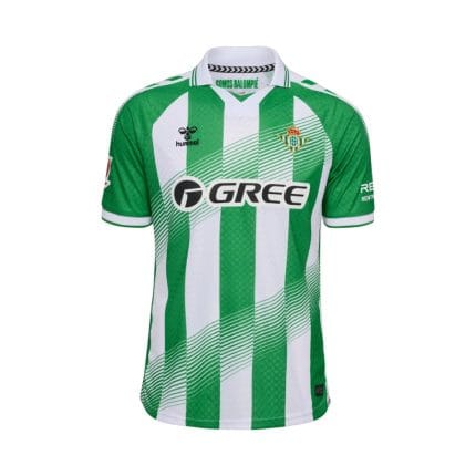 Camiseta primera equipación del Real Betis Balompié para niños temporada 2027. Diseño oficial verdiblanco para los más pequeños.