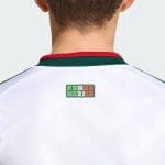 Segunda equipación de fútbol para niños de la selección de México para 2026. Uniforme de visitante oficial para los más pequeños.