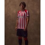 Camiseta oficial de la primera equipación del Athletic Club de Bilbao para la temporada 2027. Diseño rojiblanco para adulto.
