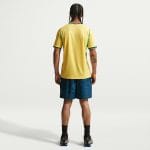 Camiseta de fútbol de la primera equipación de Brasil para la temporada 2026. Uniforme oficial para adulto color amarillo y verde.