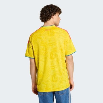 Camiseta de fútbol de la primera equipación de Colombia para 2026. Uniforme oficial de local para adulto en su tradicional color amarillo.
