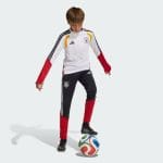 Camiseta de entrenamiento de Alemania para niños, versión 2026. Equipación oficial de fútbol para los más pequeños aficionados.