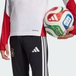Camiseta de entrenamiento de Alemania para niños, versión 2026. Equipación oficial de fútbol para los más pequeños aficionados.