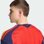 Camiseta de manga larga de la primera equipación de España para 2026. Uniforme de fútbol para adulto en color rojo.