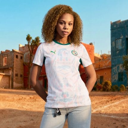 Camiseta de la primera equipación de Senegal para mujer, temporada 2026. Vista frontal de la prenda con todos sus detalles.