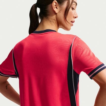 Camiseta de fútbol de mujer de Inglaterra, segunda equipación 2026. Modelo oficial de visitante para aficionada.
