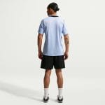 Camiseta oficial de Uruguay para el Mundial 2026, primera equipación de adulto. Color celeste con escudo y detalles dorados.