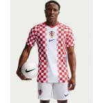 Camiseta de fútbol versión jugador de la primera equipación de Croacia para el Mundial 2026 para adulto.