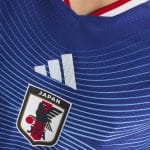 Camiseta de fútbol versión jugador de la primera equipación de Japón para la temporada 26/27. Talla de adulto.