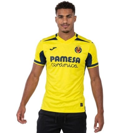 Camiseta oficial del Villarreal CF para la temporada 2026-2027. Primera equipación de adulto en color amarillo. Vista frontal.
