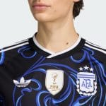 Camiseta visitante de la Selección Argentina 2026. Segunda equipación de fútbol para adulto, modelo oficial.