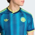Camiseta de fútbol visitante de la Selección Colombia para adulto, versión 2026. Segunda equipación oficial para la afición.