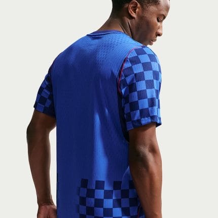 Camiseta de fútbol visitante de Croacia 2026, versión jugador para adulto. Diseño oficial de la segunda equipación croata.