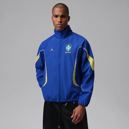 Chaqueta de fútbol de la primera equipación de Brasil para el mundial 2026. Vista frontal del diseño oficial para adulto.