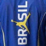 Chaqueta de fútbol de la primera equipación de Brasil para el mundial 2026. Vista frontal del diseño oficial para adulto.