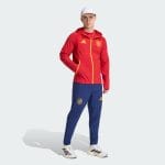 Cortavientos oficial de fútbol de la Selección de España 2026 para adulto. Chaqueta ligera de la nueva equipación de La Roja.