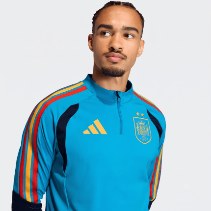 detalle camiseta manga larga entrenamiento españa 2 estrellas 2026