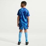 Equipación de portero para niño de la selección de Inglaterra 2026. Incluye camiseta y pantalón corto oficiales.