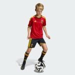 Primera equipación de fútbol para niños de Bélgica 2026. Conjunto de camiseta y pantalón corto oficial para los pequeños fans.