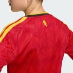 Primera equipación de fútbol para niños de Bélgica 2026. Conjunto de camiseta y pantalón corto oficial para los pequeños fans.