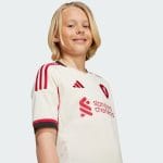 Segunda equipación de fútbol del Liverpool FC para niños, temporada 25/26. Kit de visitante infantil oficial de los Reds.