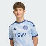 Tercera equipación para niños del Ajax Amsterdam 26/27. Conjunto de camiseta y pantalón de fútbol para los jóvenes aficionados.