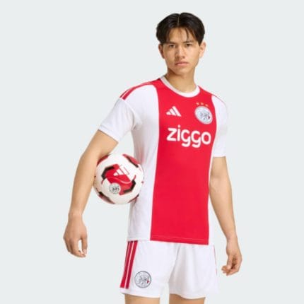 Camiseta de la primera equipación del Ajax de Ámsterdam para la temporada 26/27. Versión oficial para adulto.