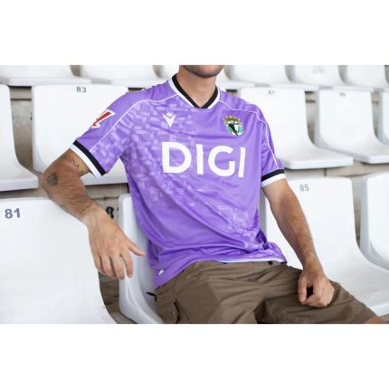 Camiseta de fútbol alternativa del Burgos CF para la temporada 2026/27. Segunda equipación oficial para adulto.