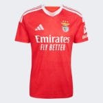 Imagen de la primera equipación de la camiseta del Benfica para la temporada 2026-2027 de adulto en color rojo oficial.