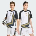 Camiseta de calentamiento para niños de la Juventus para la temporada 2026/2027. Equipación pre-partido oficial para infantil.