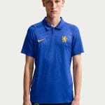 Camiseta de la primera equipación del Chelsea FC para la temporada 2026/2027 para adulto. Diseño oficial del club en color azul.