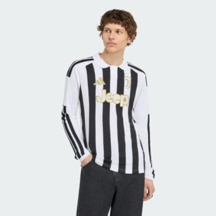 Camiseta manga larga de la primera equipación de la Juventus 26/27 para adulto. Diseño oficial del club para la nueva temporada.