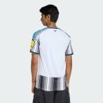 Camiseta de la primera equipación del Newcastle United para la temporada 26/27. Versión para adulto con escudo y patrocinadores.
