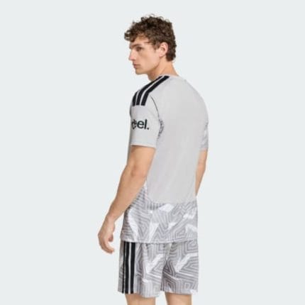 Camiseta de portero del Arsenal FC para la temporada 2026/2027. Equipación oficial de guardameta para adulto de los Gunners.