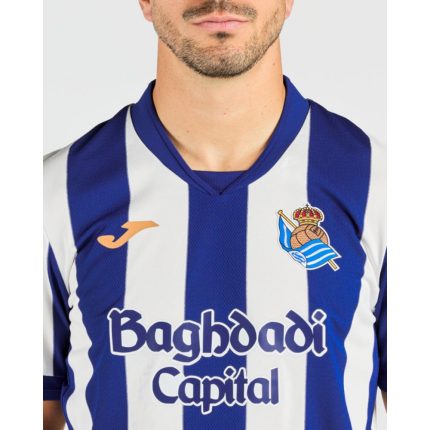 Camiseta oficial de la primera equipación de la Real Sociedad para la temporada 26/27. Modelo de adulto.