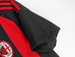 Camiseta retro AC Milan 2008/09, primera equipación, rayas rojas y negras. — foto 9