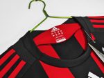 Camiseta retro AC Milan 2008/09, primera equipación, rayas rojas y negras. — foto 11