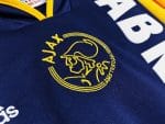 Camiseta retro Ajax 2000/01 segunda equipación amarilla y azul marino — foto 8