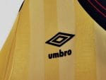 Camiseta retro Arsenal 1983-86 segunda equipación amarilla con detalles negros y rojos. — foto 7