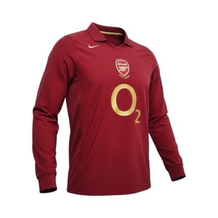 Camiseta retro Arsenal 2005/06 primera equipación manga larga — vista frontal en maniquí
