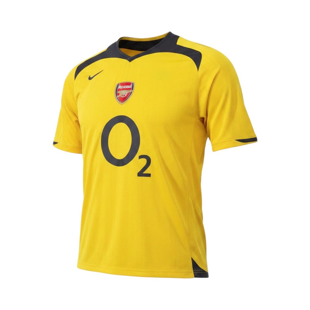 camiseta-retro-arsenal-2005-06-segunda-equipacion-01 Camiseta retro Arsenal 2005/06 segunda equipación amarilla — vista frontal en maniquí