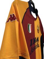 Camiseta retro AS Roma 2001-02 tercera equipación, diseño bicolor con Scudetto. — foto 4