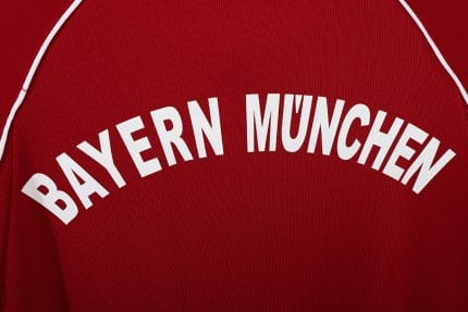 Camiseta retro del Bayern de Múnich de la temporada 2006/07, primera equipación. — foto 2