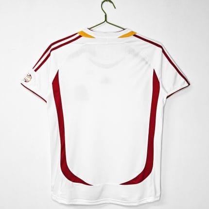 Camiseta retro de la Selección Española, segunda equipación de la temporada 2006 del Mundial de Alemania. — foto 2
