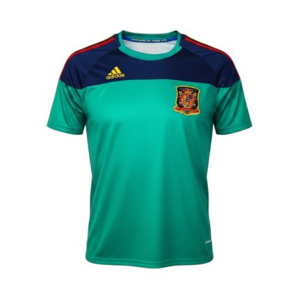 Camiseta de portero retro de España 2010-2012, verde y azul marino, con el escudo de Campeones del Mundo. — vista frontal en maniquí