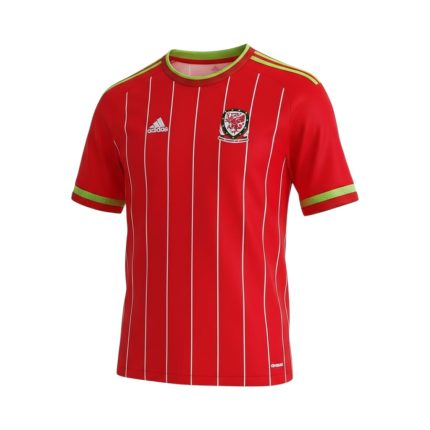 Camiseta retro de fútbol de Gales, primera equipación de la temporada 2015/16, color rojo con detalles verdes. — vista frontal en maniquí