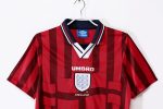 Camiseta retro de la selección de Inglaterra de la temporada 1998, segunda equipación en color rojo. — foto 9