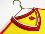 Camiseta retro amarilla del Liverpool de la temporada 1985/86, tercera equipación. — foto 8
