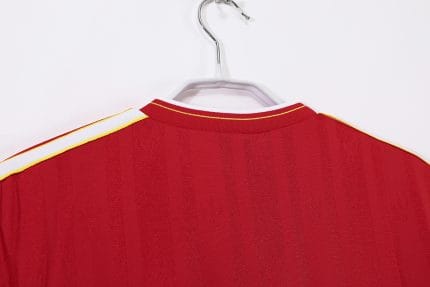 Camiseta retro del Liverpool de la temporada 1986/87, primera equipación, con el parche de la FA Cup Final 1986. — foto 2