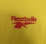 Camiseta retro amarilla del Liverpool de la temporada 1998/99, tercera equipación. — foto 6